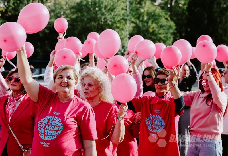 Milenijska fotografija podrške - Mostar: Napravljena milenijska fotografija podrške oboljelima od raka dojke